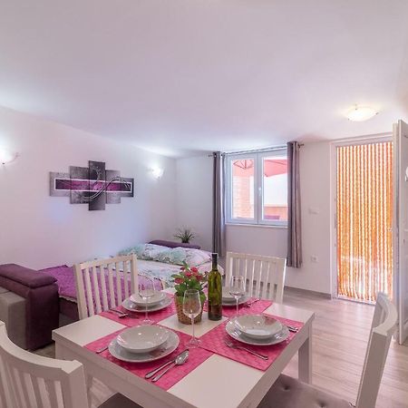 Apartment Taja Liznjan Ngoại thất bức ảnh