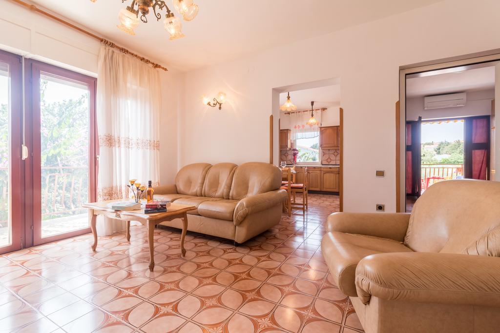 Apartment Taja Liznjan Ngoại thất bức ảnh