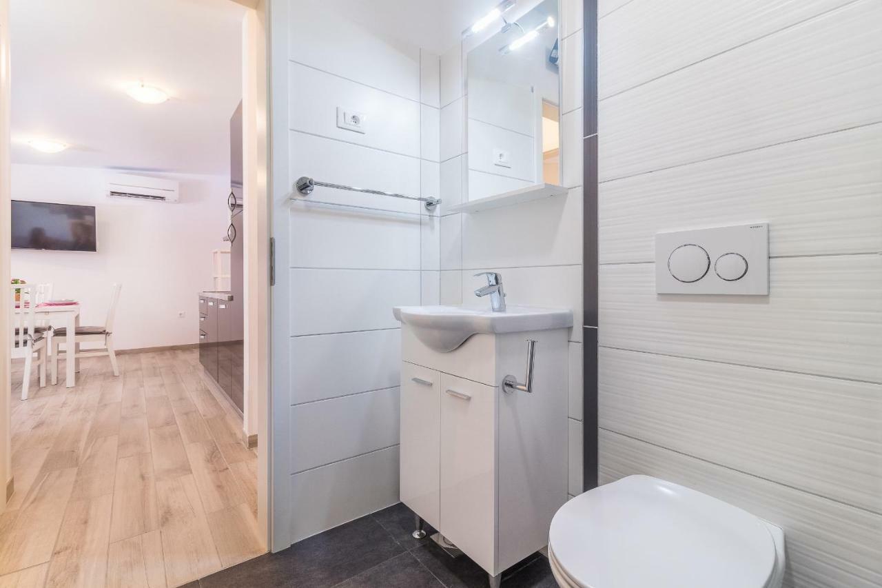Apartment Taja Liznjan Ngoại thất bức ảnh