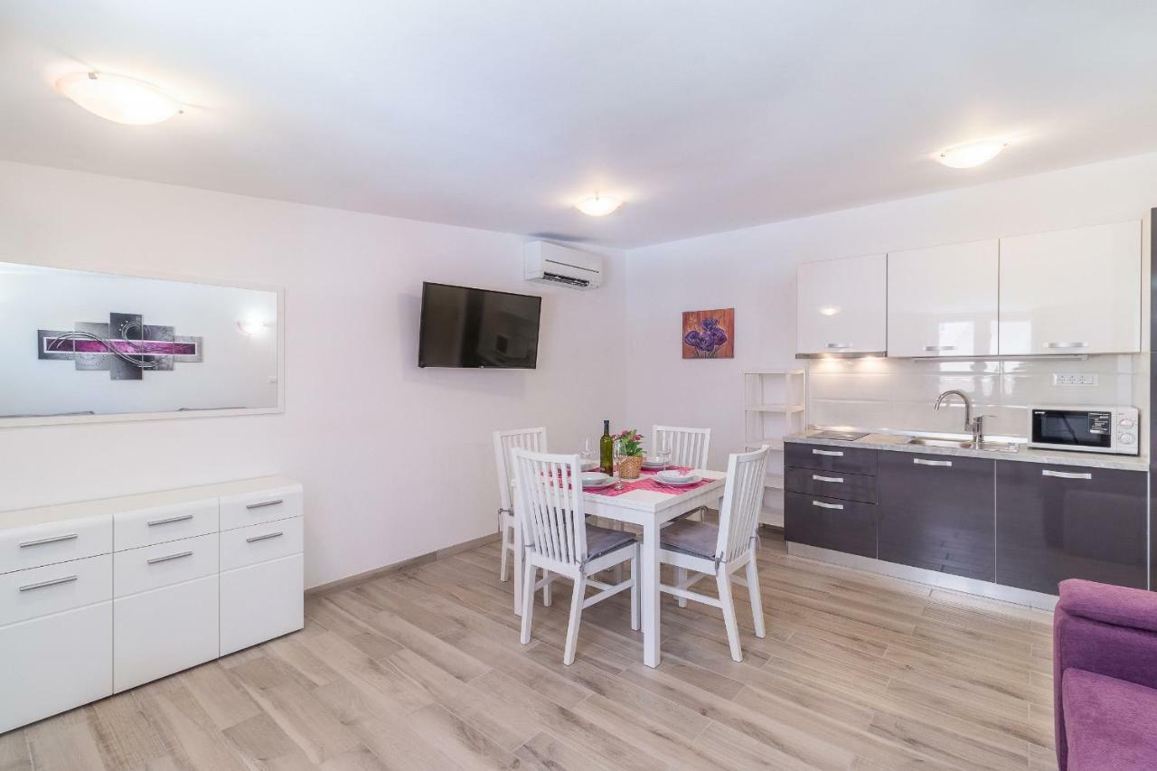 Apartment Taja Liznjan Ngoại thất bức ảnh